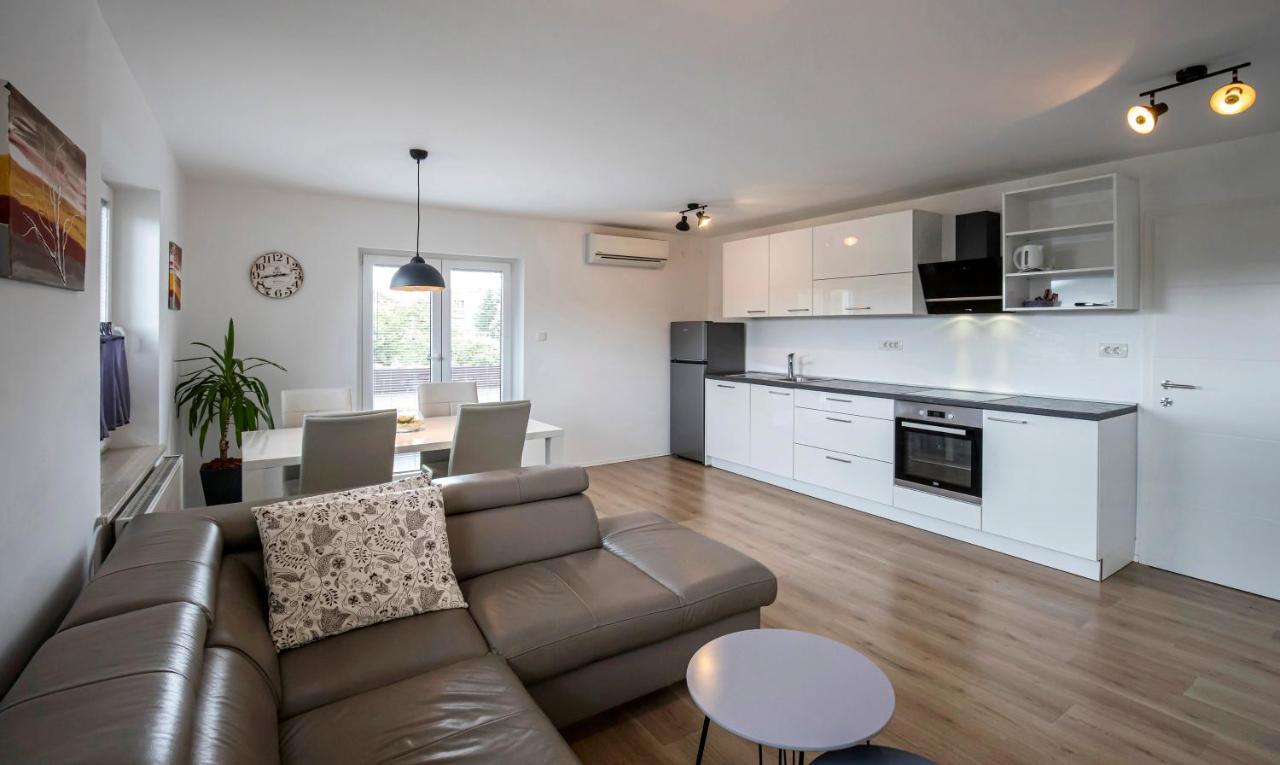 Apartments Vila Apolonia Ljubljana Eksteriør bilde